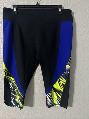 Fabletics High Waisted Biker Shorts L – Black Blue Neon Print Compression